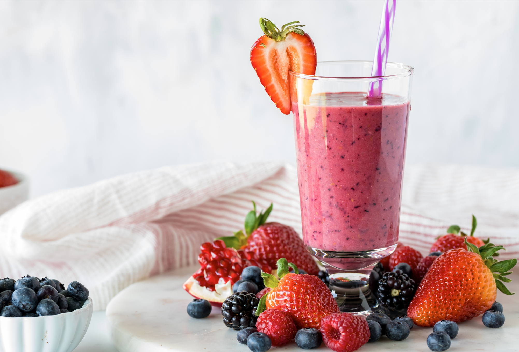 Berry and Flaxseed Smoothie: Support for Hormonal Balance